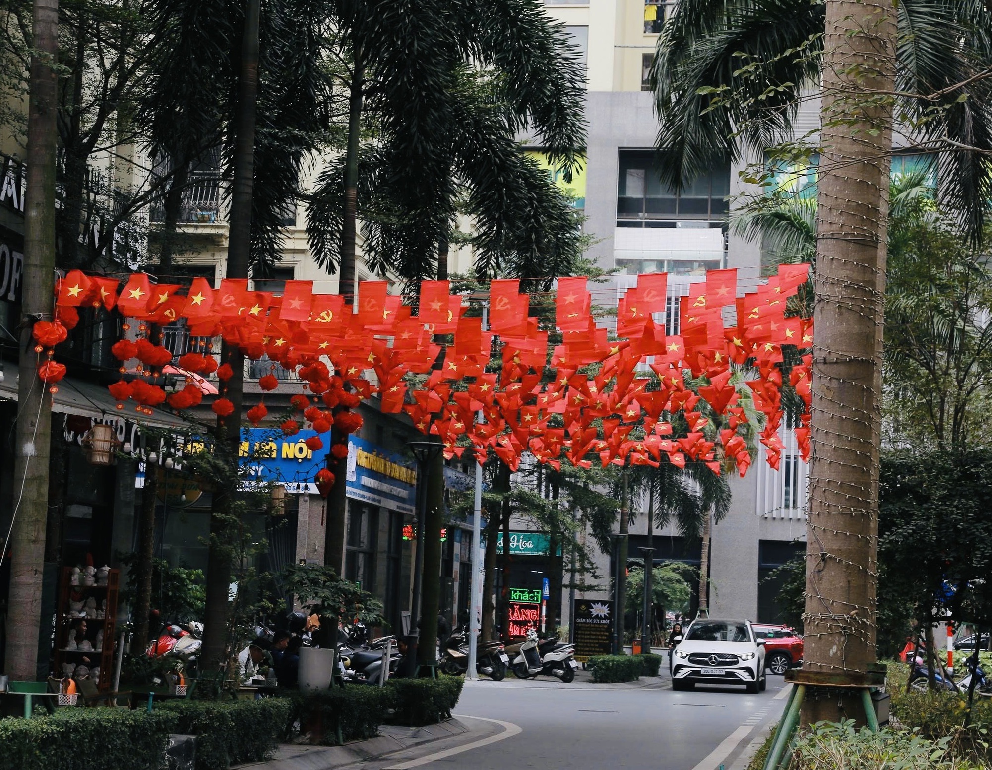 Rực rỡ cờ hoa chào mừng Đại hội Đảng toàn quốc lần thứ XIV- Ảnh 9.