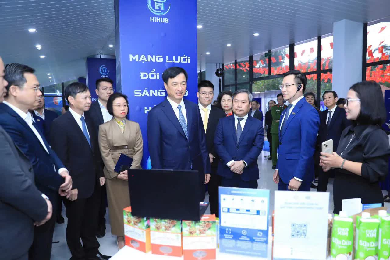 Thủ đô Hà Nội với sứ mệnh tiên phong, sẵn sàng hiện thực hóa tầm nhìn Đại hội XIV của Đảng- Ảnh 3.