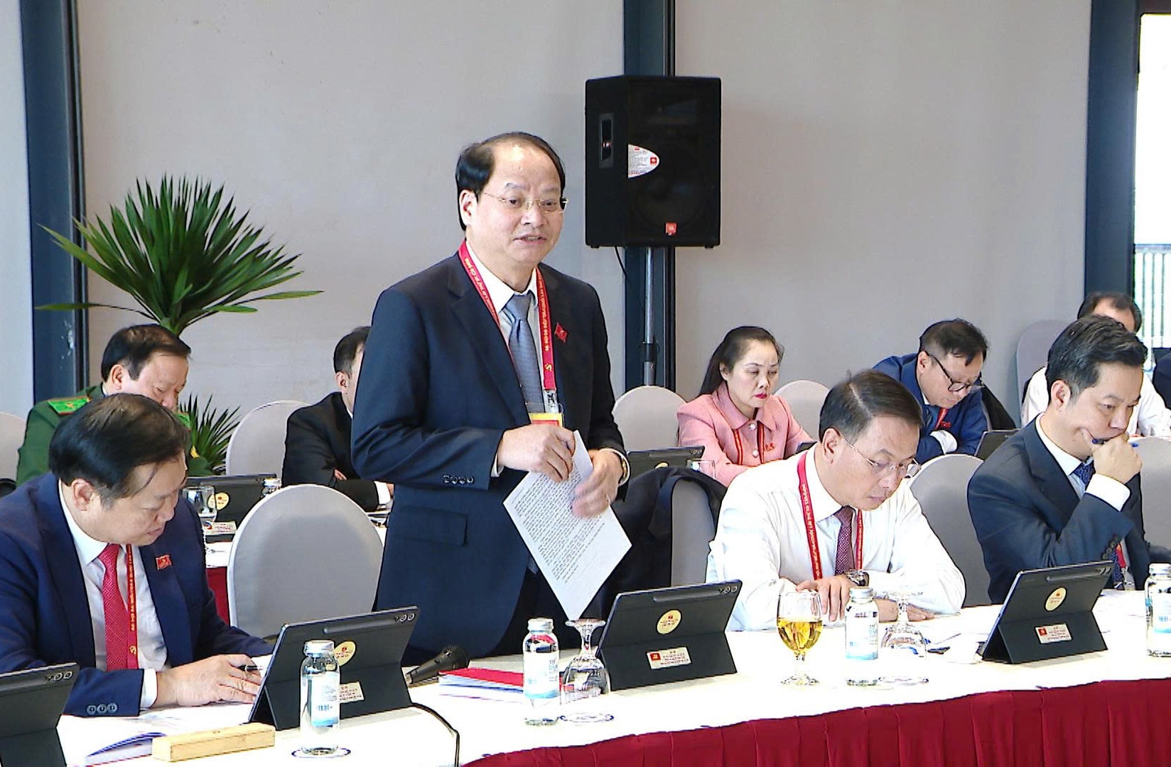 Đoàn đại biểu Đảng bộ thành phố Hà Nội thảo luận tại Đoàn về các văn kiện trình Đại hội XIV- Ảnh 3.