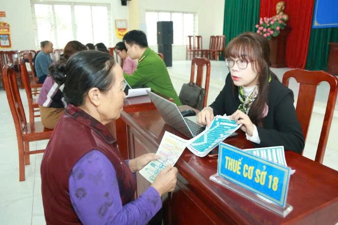 Dịch vụ công về thôn: Bước tiến mới trong cải cách hành chính tại xã Tiến Thắng- Ảnh 4.