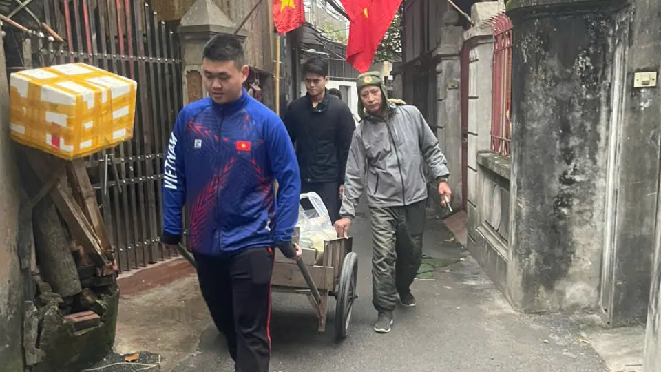 Phú Thượng ra quân xử lý vi phạm trật tự an toàn giao thông, trật tự đô thị và vệ sinh môi trường- Ảnh 3.