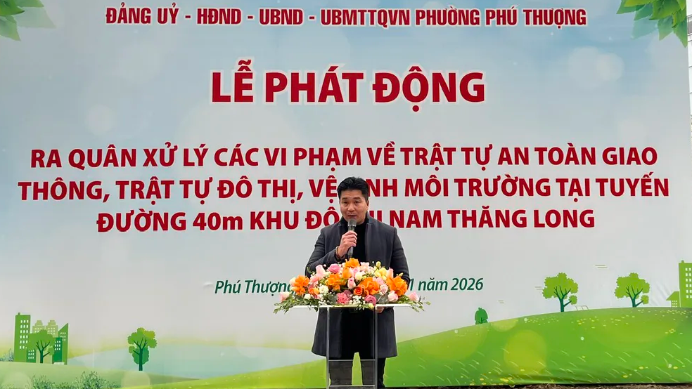 Phú Thượng ra quân xử lý vi phạm trật tự an toàn giao thông, trật tự đô thị và vệ sinh môi trường- Ảnh 2.