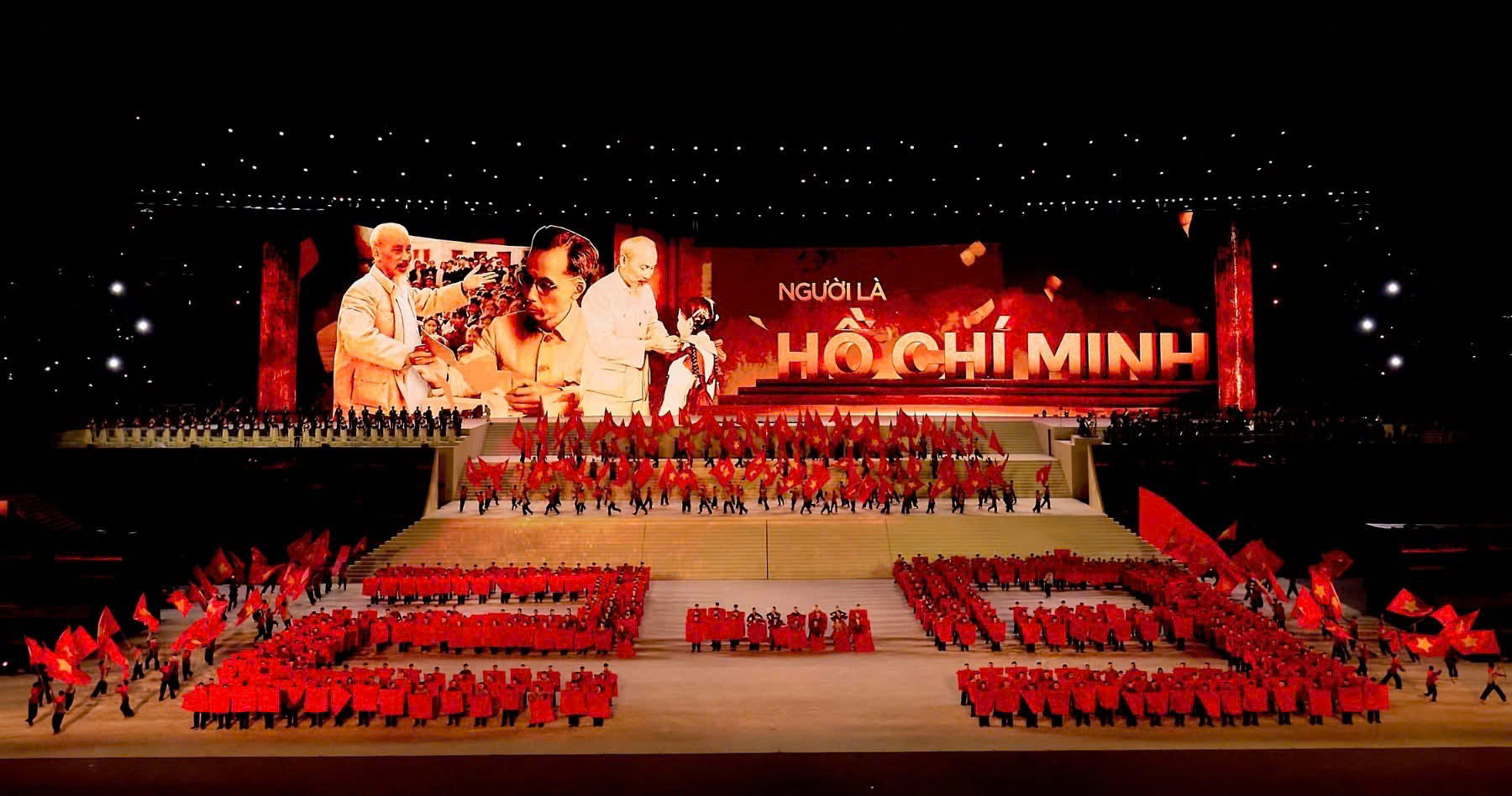 Mãn nhãn màn pháo hoa nghệ thuật đặc sắc chào mừng thành công Đại hội XIV của Đảng- Ảnh 2. Mãn nhãn màn pháo hoa nghệ thuật đặc sắc chào mừng thành công Đại hội XIV của Đảng- Ảnh 2.