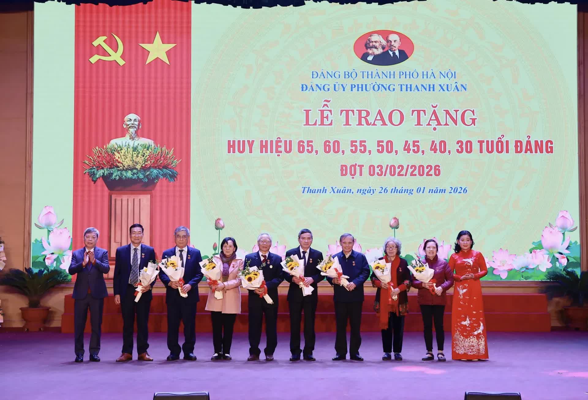 Phường Thanh Xuân tổ chức sinh hoạt chính trị kỷ niệm 85 năm Ngày Bác Hồ về nước- Ảnh 5.