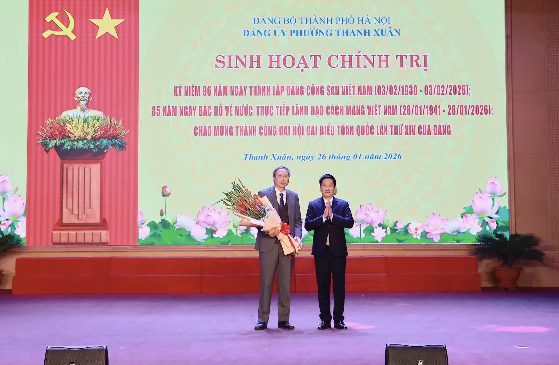 Phường Thanh Xuân tổ chức sinh hoạt chính trị kỷ niệm 85 năm Ngày Bác Hồ về nước- Ảnh 6.