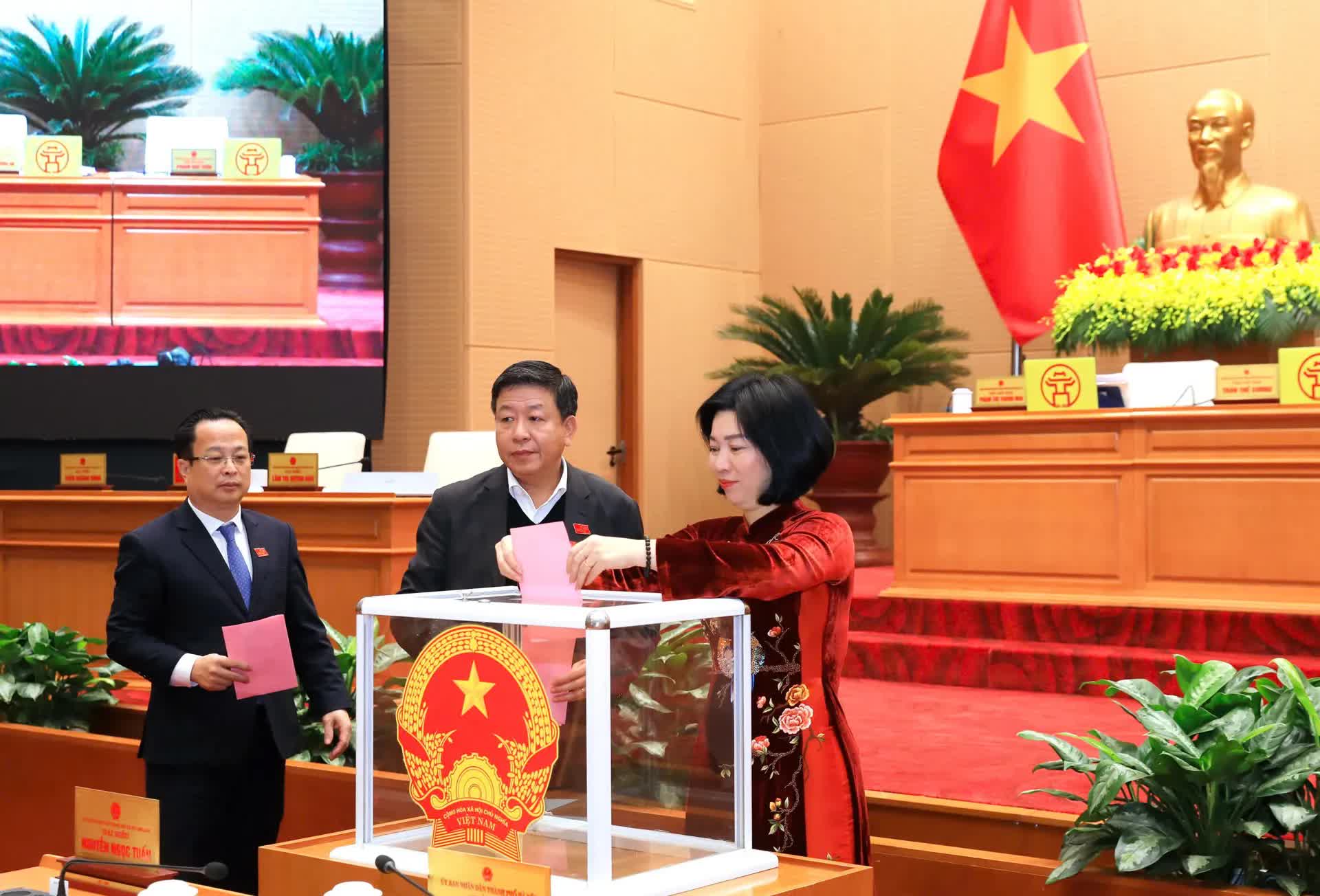 Khẩn trương triển khai thực hiện các Nghị quyết về quy hoạch Thủ đô- Ảnh 2.