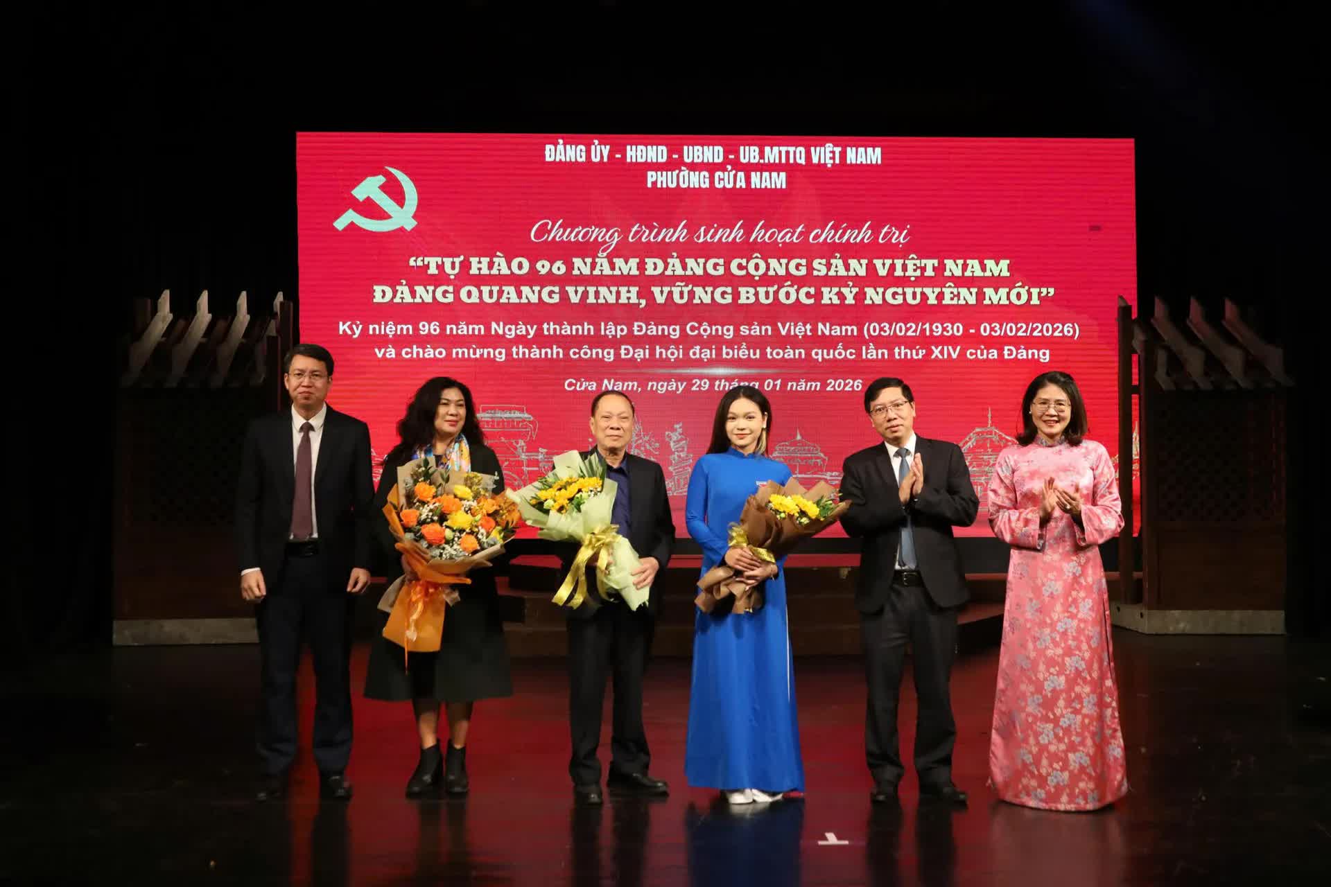 Phường Cửa Nam tổ chức sinh hoạt chính trị “Tự hào 96 năm Đảng Cộng sản Việt Nam”- Ảnh 1.