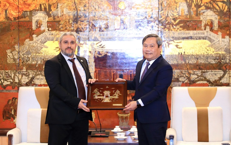 Hanoi chairman meets Arab Business Council to discuss investment cooperation- Ảnh 2.