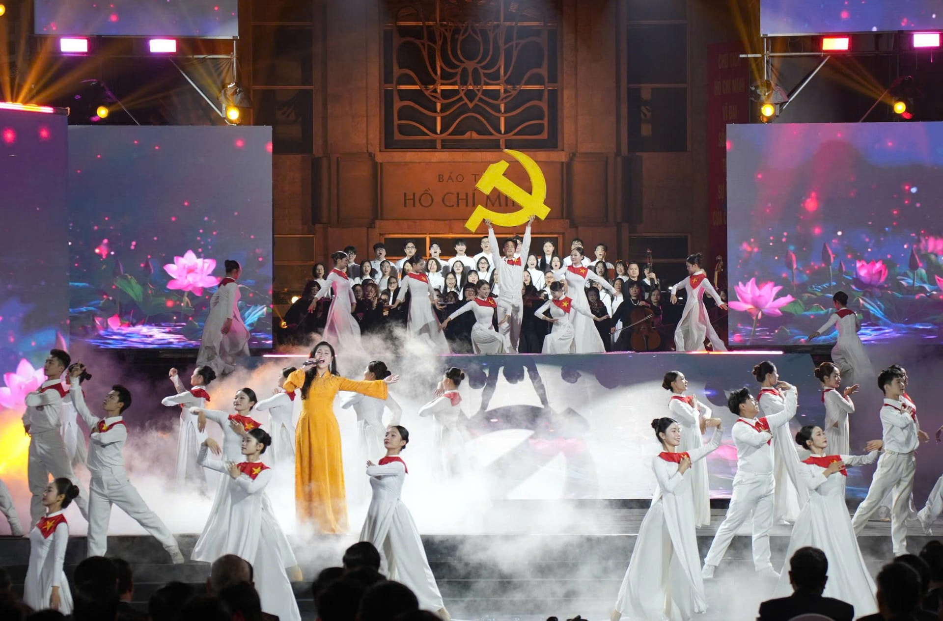 Cầu truyền hình “Hai tay xây dựng một sơn hà” kỷ niệm 85 năm Ngày Chủ tịch Hồ Chí Minh trở về nước- Ảnh 7.