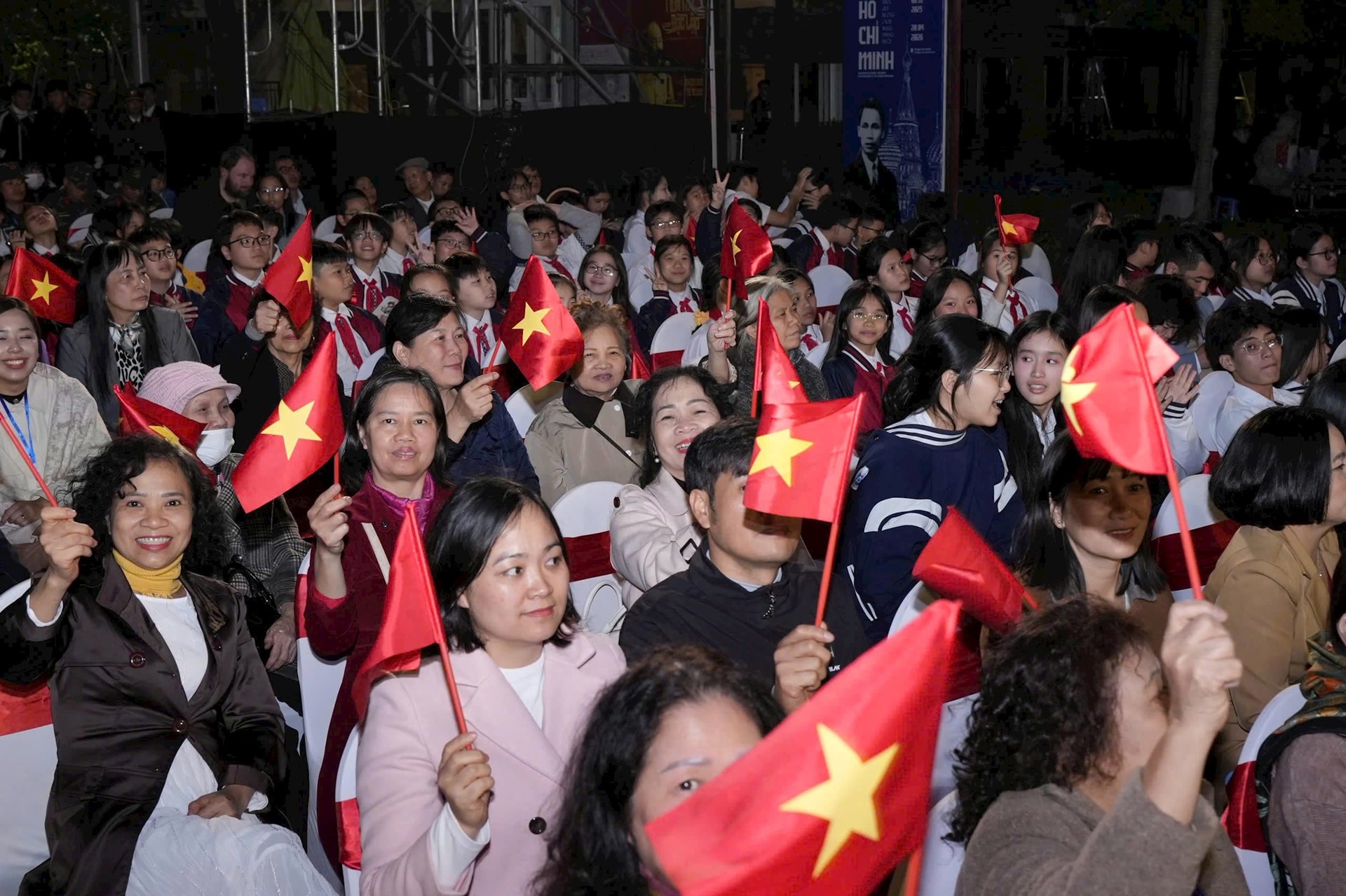 Cầu truyền hình “Hai tay xây dựng một sơn hà” kỷ niệm 85 năm Ngày Chủ tịch Hồ Chí Minh trở về nước- Ảnh 4.