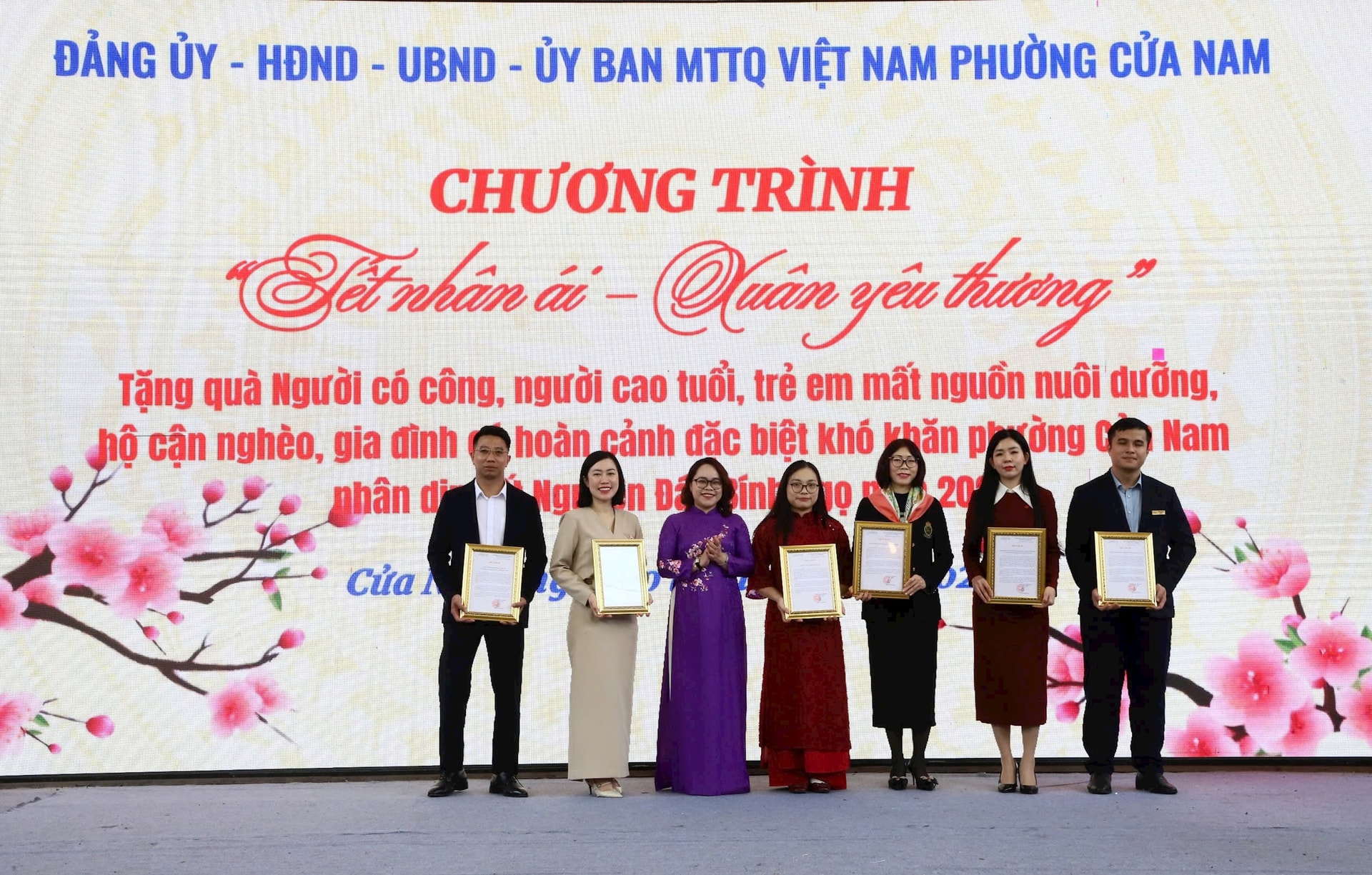 Phường Cửa Nam: "Tết nhân ái - Xuân yêu thương"- Ảnh 3.
