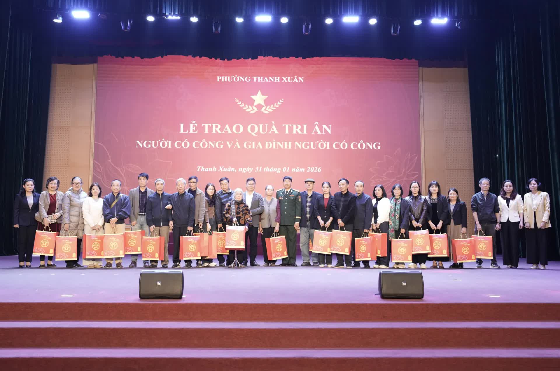 Chủ tịch Ủy ban MTTQ Việt Nam Thành phố dự Ngày hội “Xuân Nhân Ái - Tết Bính Ngọ 2026” tại phường Thanh Xuân- Ảnh 3.