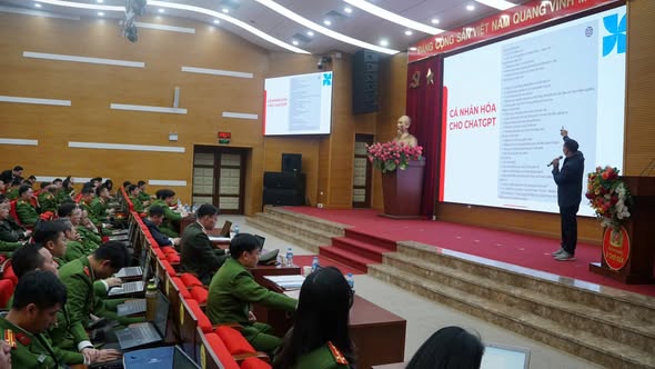 Công an phường Ô Chợ Dừa tiên phong ứng dụng AI phục vụ Nhân dân- Ảnh 2.