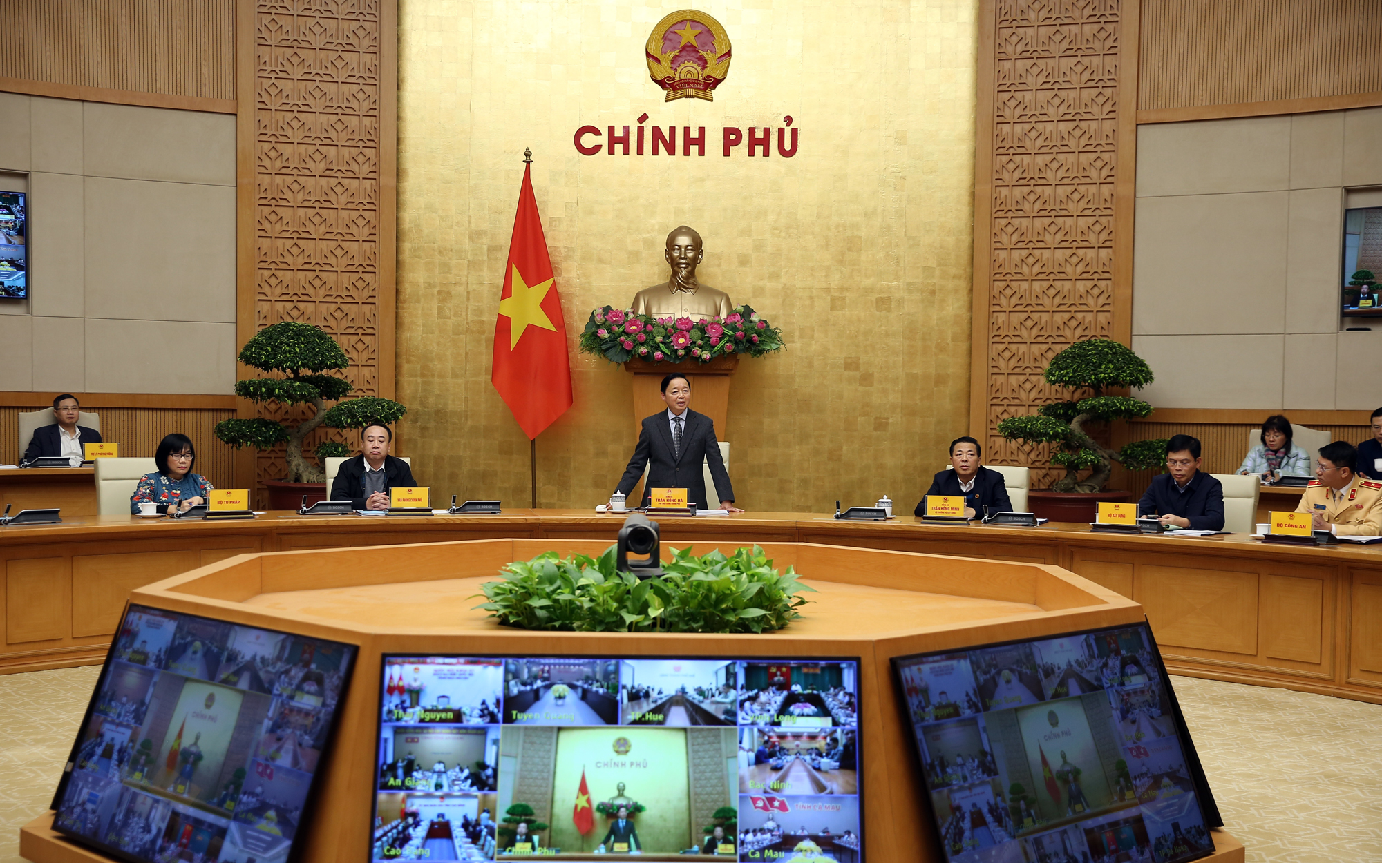 Phó Thủ tướng Chính phủ Trần Hồng Hà, Chủ tịch Ủy ban An toàn giao thông Quốc gia chủ trì Hội nghị