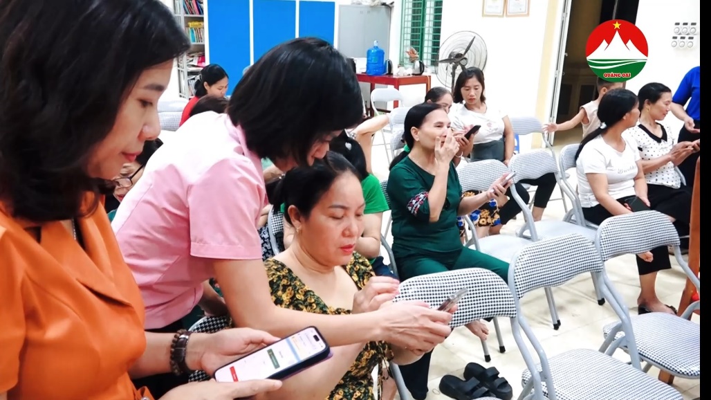 Phát triển nền tảng, ứng dụng và dịch vụ: Quảng Oai tạo chuyển biến trong phục vụ hành chính- Ảnh 2.