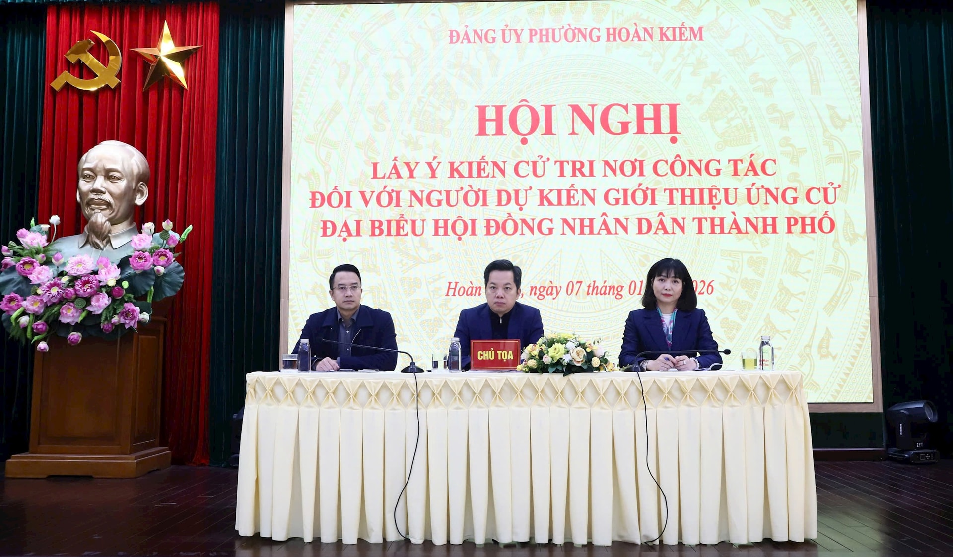 Phường Hoàn Kiếm lấy ý kiến cử tri đối với người dự kiến giới thiệu ứng cử đại biểu HĐND Thành phố- Ảnh 2.