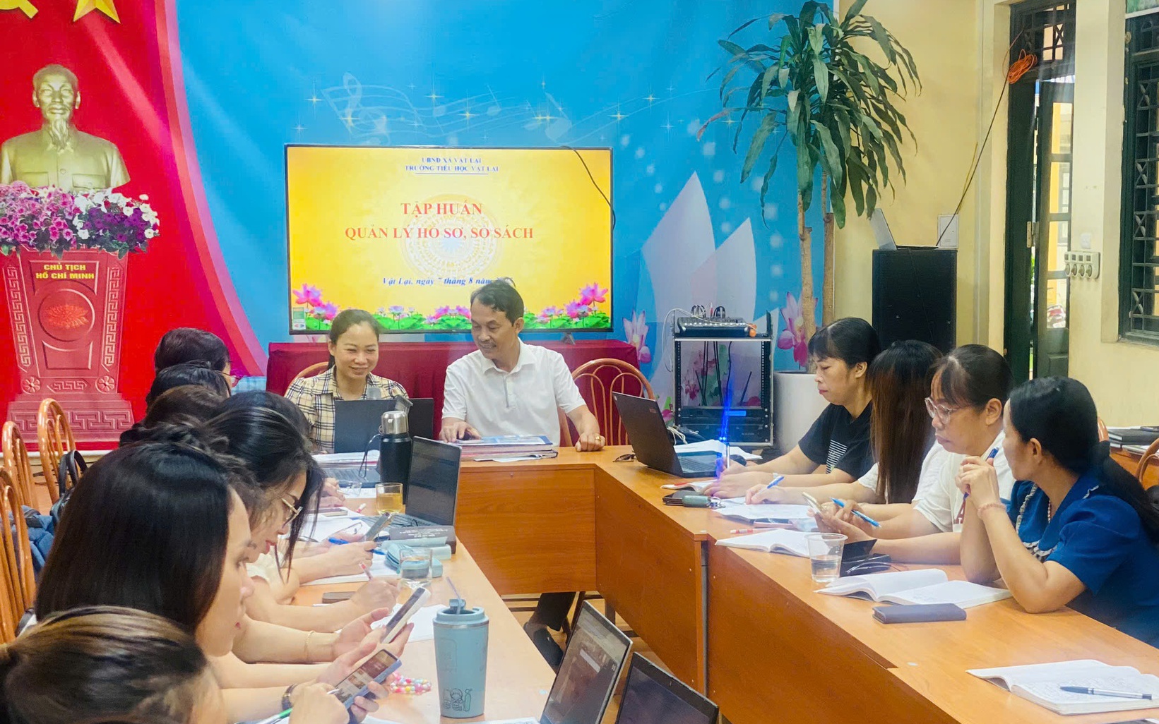 Xã Vật Lại tập huấn quản lý hồ sơ, sổ sách, ứng dụng công nghệ thông tin trong trường học