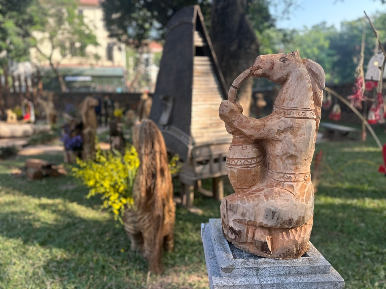 Độc đáo trưng bày “Ngựa về phố” tại di tích Văn Miếu - Quốc Tử Giám- Ảnh 7.