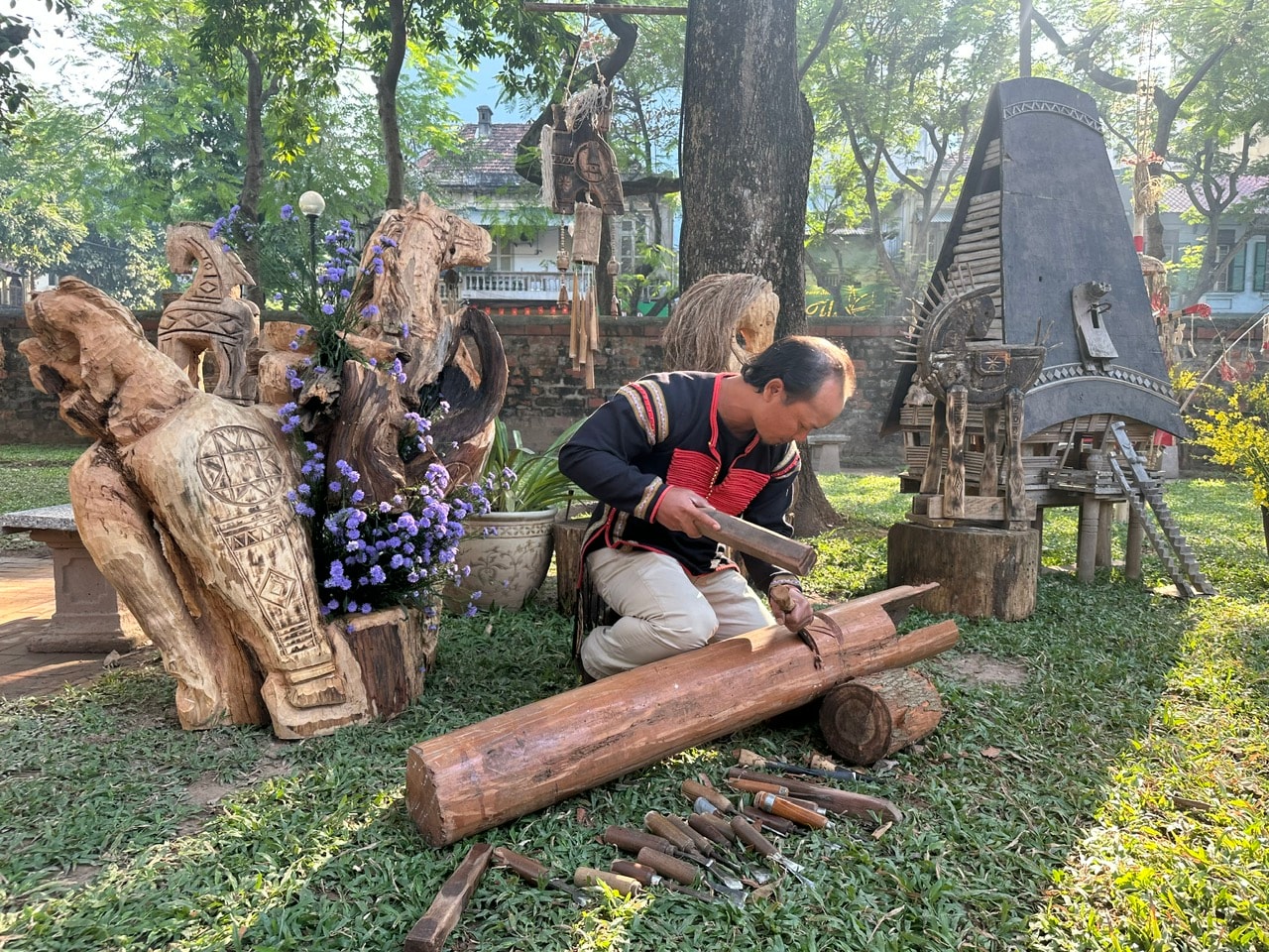 Độc đáo trưng bày “Ngựa về phố” tại di tích Văn Miếu - Quốc Tử Giám- Ảnh 5.