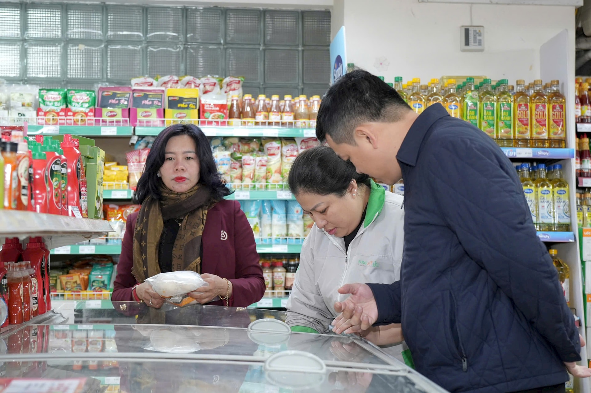 Kiểm tra công tác an toàn thực phẩm dịp Tết tại các phường Cửa Nam và Hoàn Kiếm- Ảnh 2.