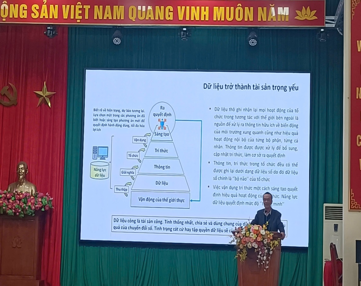 C:\Users\Administrator\Desktop\Dồng chí qung.jpg