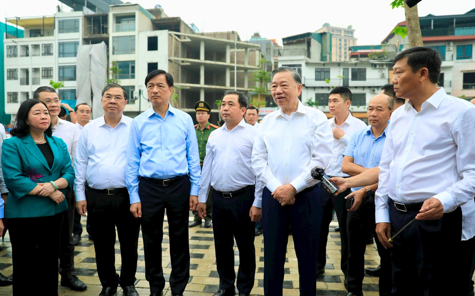 Tổng Bí thư, Chủ tịch nước Tô Lâm kiểm tra tiến độ thi công một số công trình, dự án trọng điểm của Thủ đô- Ảnh 1.
