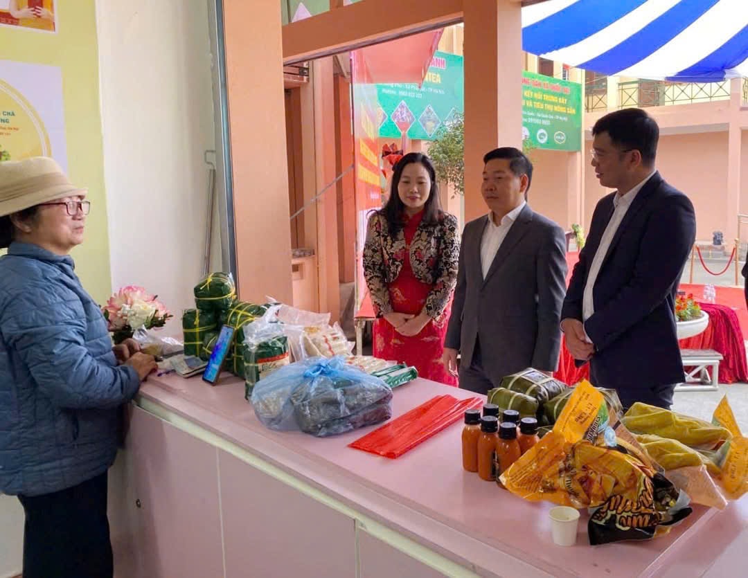 Xã Quốc Oai: Khai trương Trung tâm thiết kế sáng tạo OCOP- Ảnh 2.