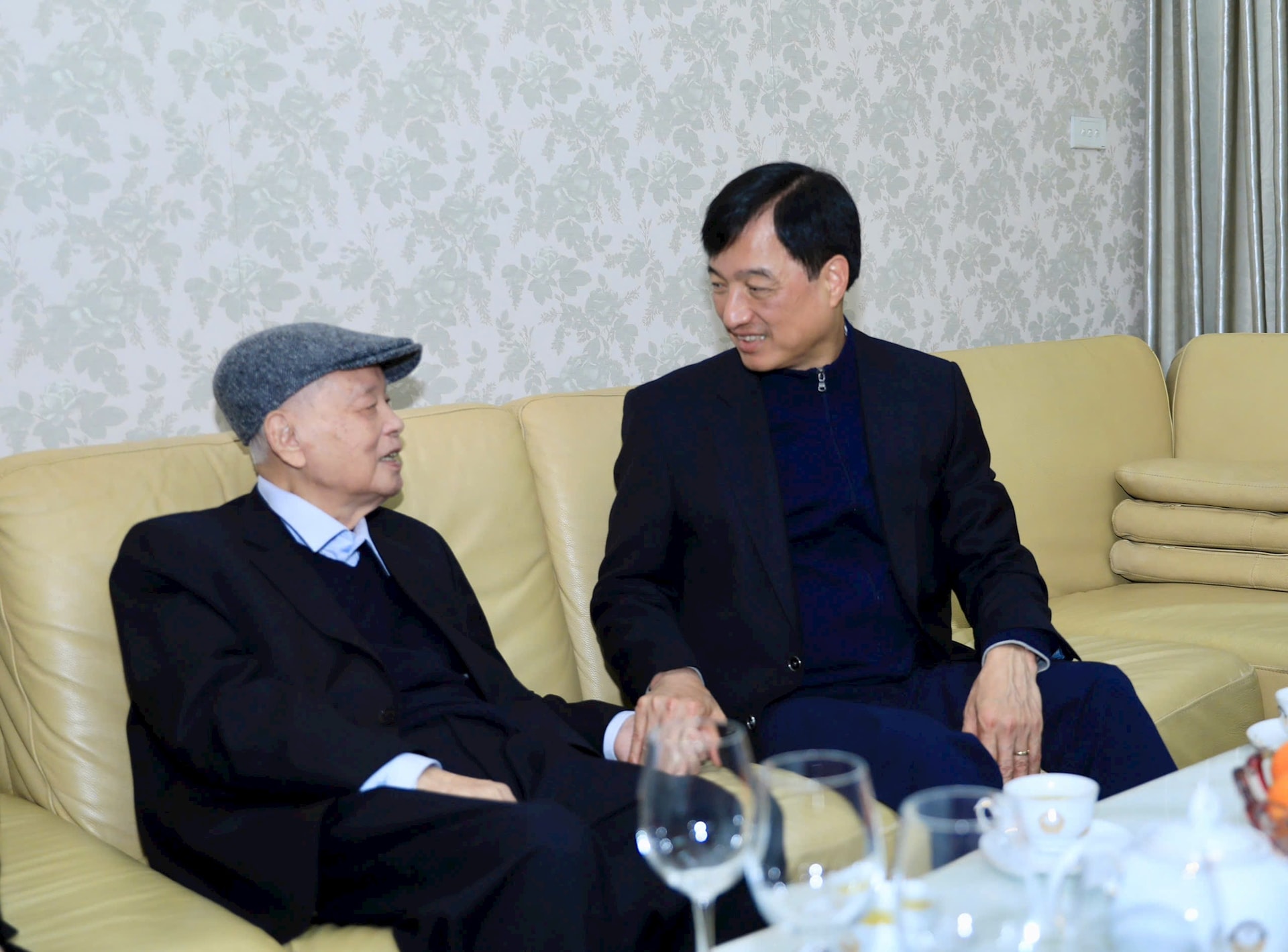 Bí thư Thành ủy Nguyễn Duy Ngọc thăm, chúc Tết nguyên lãnh đạo Đảng, Nhà nước và thành phố Hà Nội- Ảnh 7.