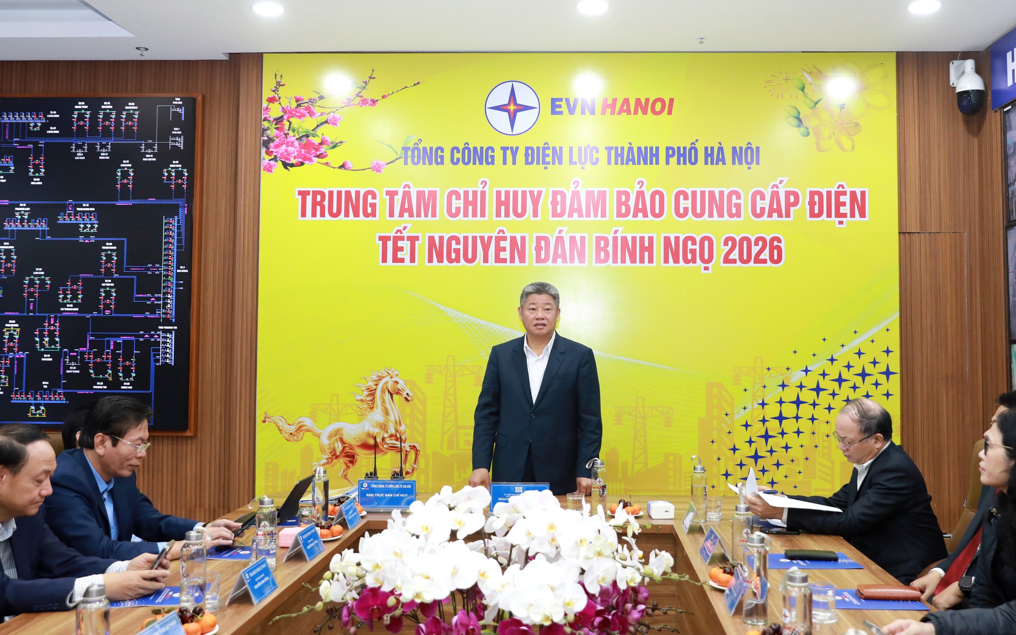 Phó Chủ tịch UBND Thành phố Nguyễn Mạnh Quyền chúc Tết Công ty Lưới điện cao thế thành phố Hà Nội