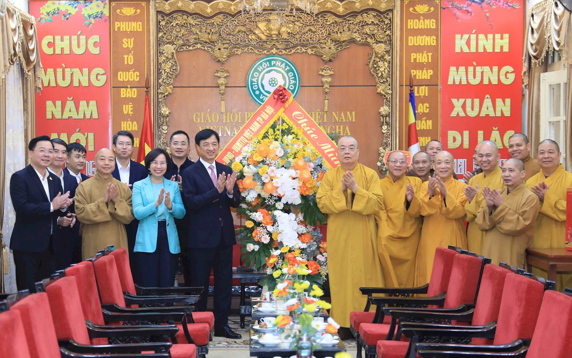 Bí thư Thành ủy Hà Nội Nguyễn Duy Ngọc thăm, chúc Tết Giáo hội Phật giáo Việt Nam