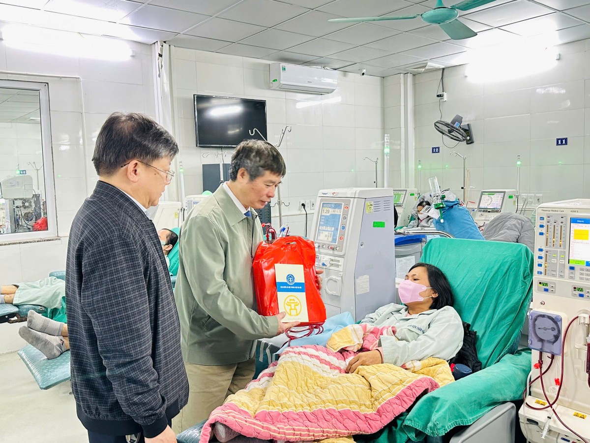 Lan tỏa yêu thương, mang Tết ấm đến với bệnh nhân có hoàn cảnh khó khăn- Ảnh 3.