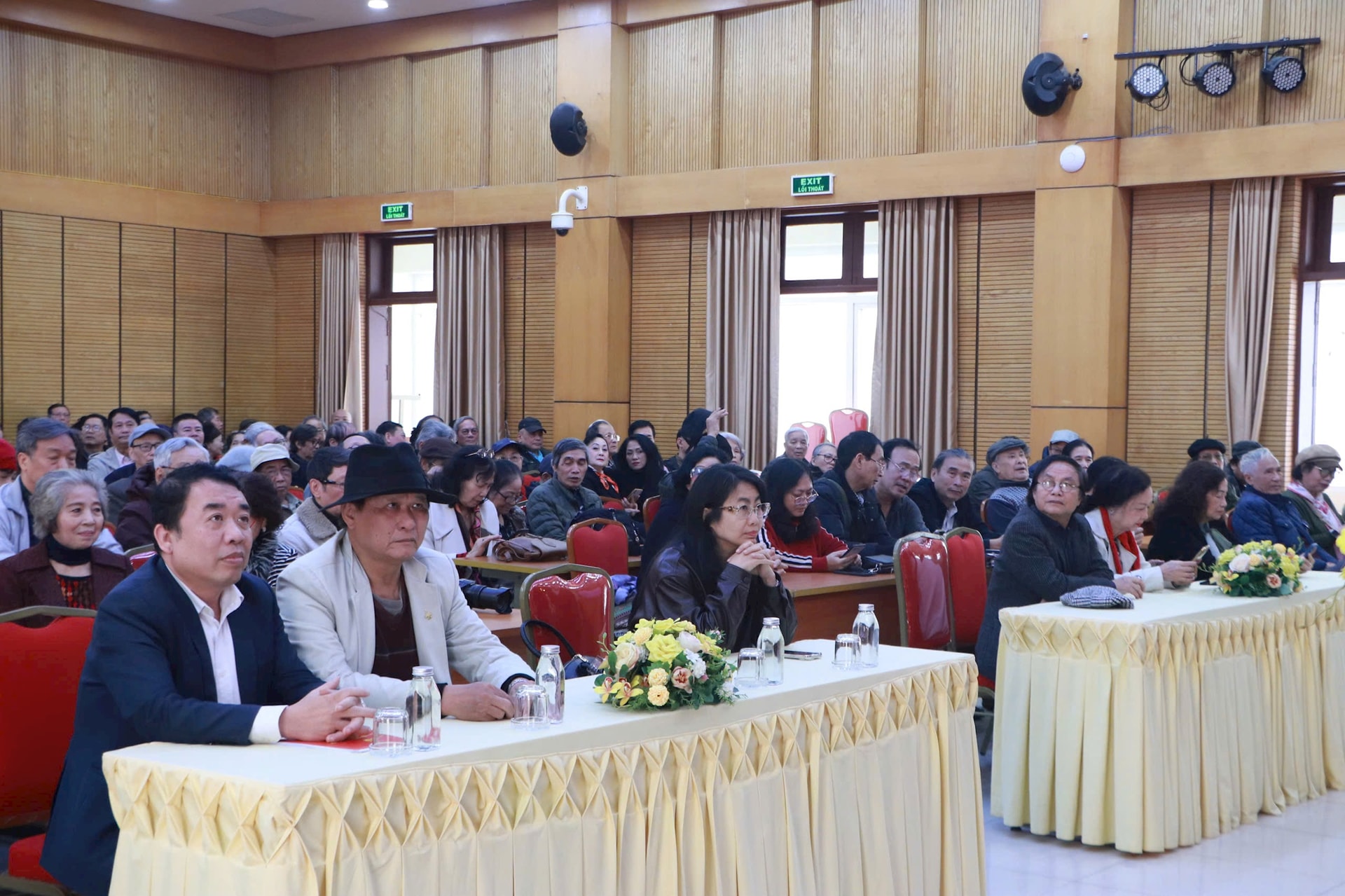 Văn nghệ sĩ Thủ đô dự Hội nghị quán triệt Nghị quyết Đại hội đại biểu toàn quốc lần thứ XIV của Đảng- Ảnh 1.