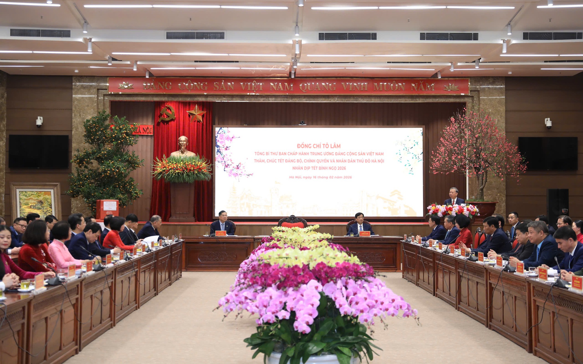 Tổng Bí thư Tô Lâm thăm, chúc Tết Đảng bộ, chính quyền, nhân dân Thủ đô Hà Nội