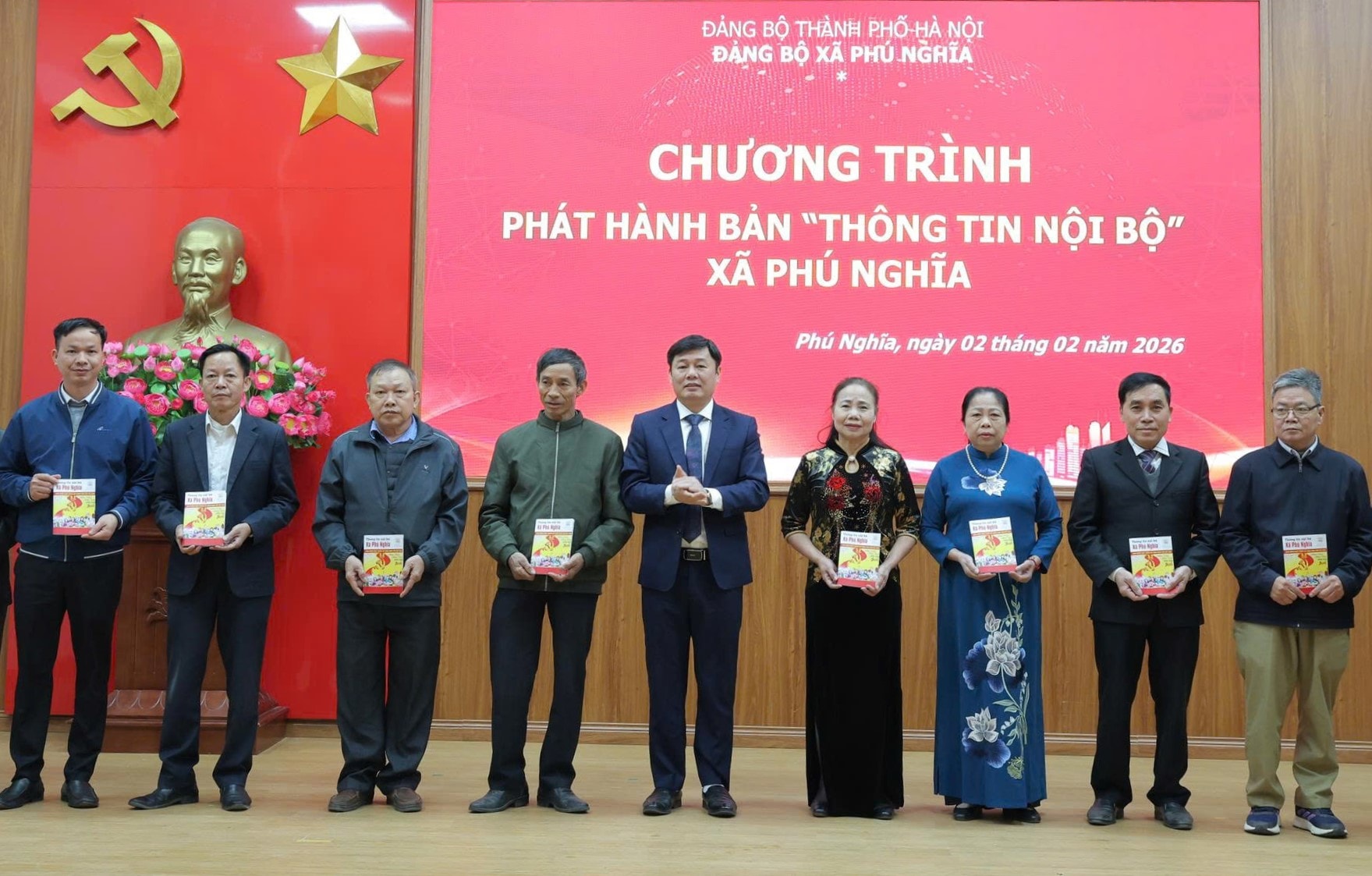 Xã Phú Nghĩa trao Huy hiệu Đảng tặng 15 đảng viên đợt 3/2- Ảnh 5.