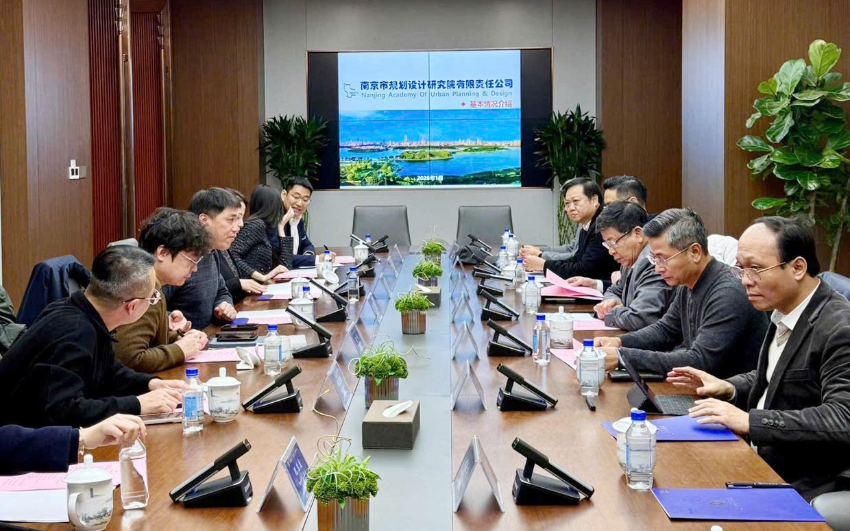 Đoàn công tác thành phố Hà Nội làm việc với Viện Quy hoạch và Thiết kế đô thị Nam Kinh
