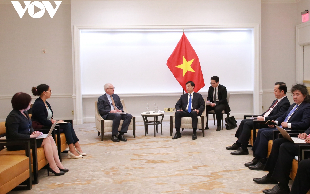 Bí thư Thành ủy Hà Nội Nguyễn Duy Ngọc tiếp tiếp và làm việc với Hiệp hội công nghiệp bán dẫn Hoa Kỳ.