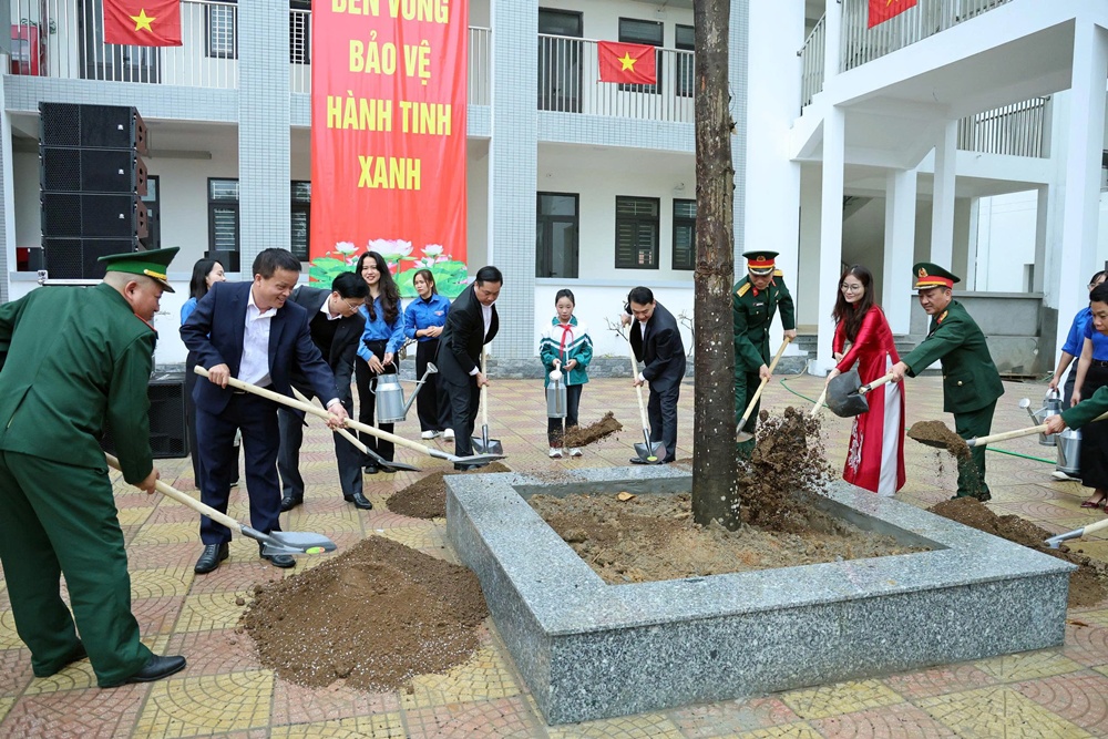 Xuân Mai phát động Tết trồng cây đời đời nhớ ơn Bác Hồ- Ảnh 3.