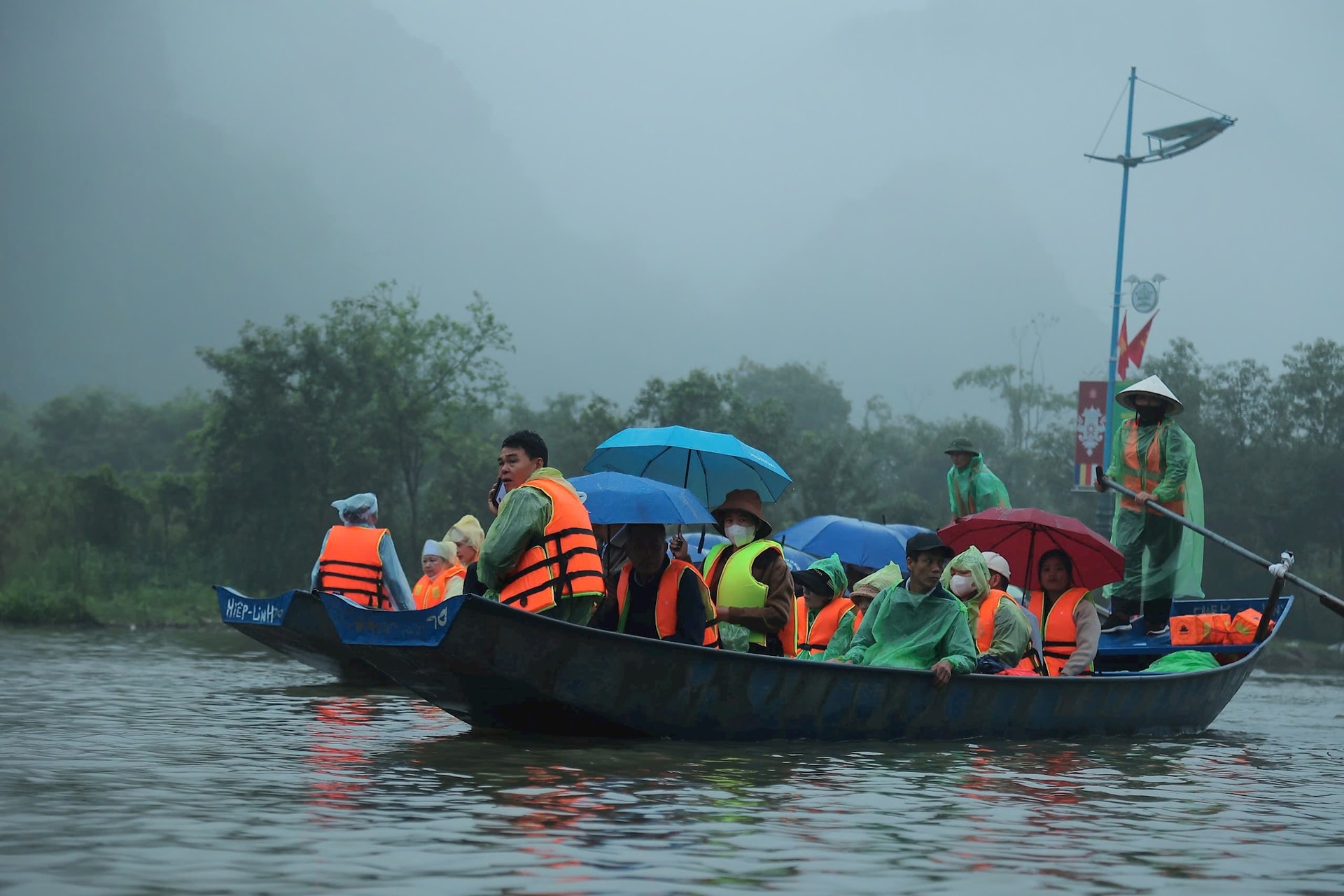 Hàng nghìn người dự Khai hội chùa Hương 2026- Ảnh 1.