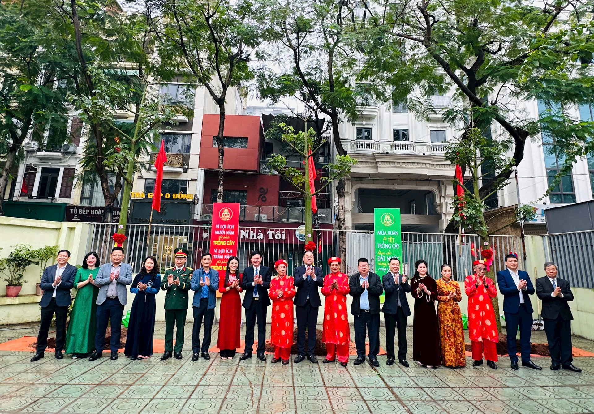 Phường Đống Đa lan tỏa sâu rộng Tết trồng cây trong Nhân dân- Ảnh 4.