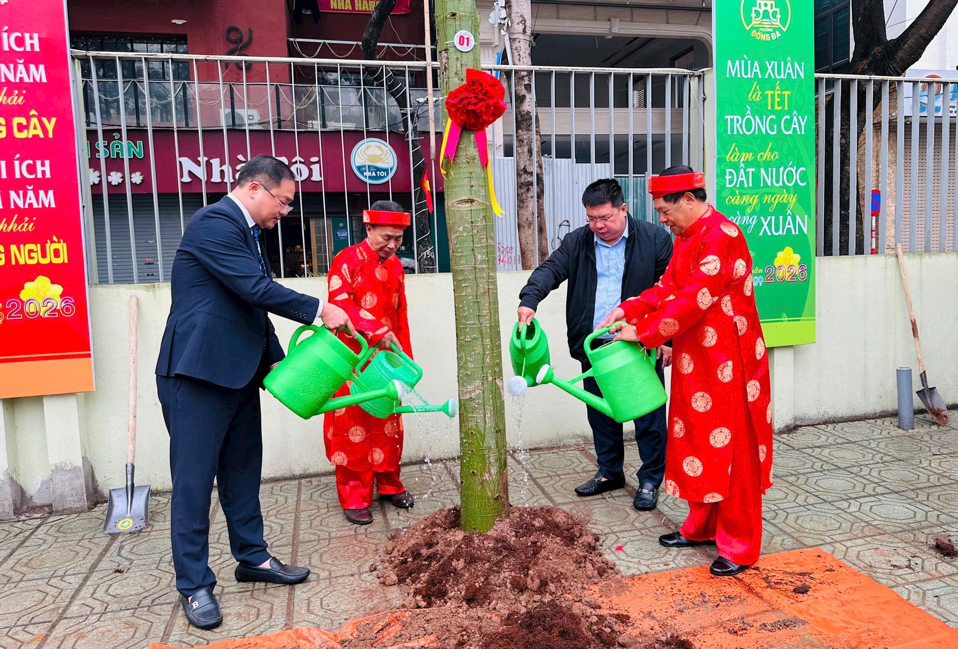 Phường Đống Đa lan tỏa sâu rộng Tết trồng cây trong Nhân dân- Ảnh 3.