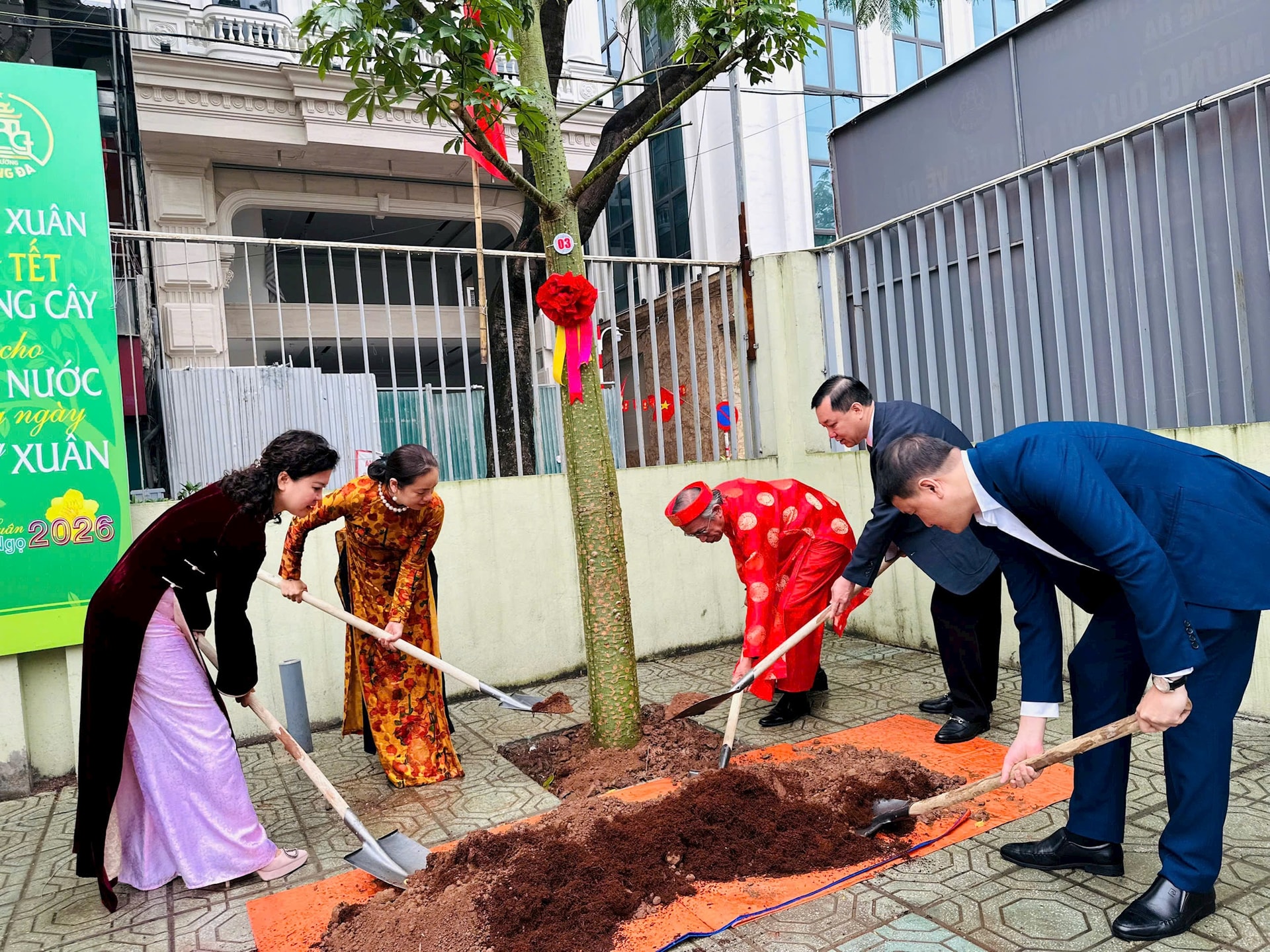 Phường Đống Đa lan tỏa sâu rộng Tết trồng cây trong Nhân dân- Ảnh 2.