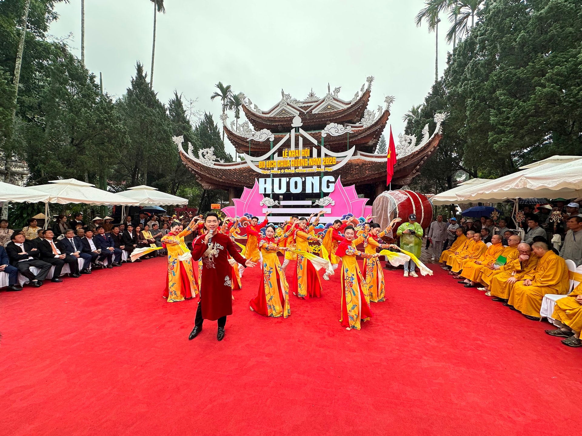 Hàng nghìn người dự Khai hội chùa Hương 2026- Ảnh 6.