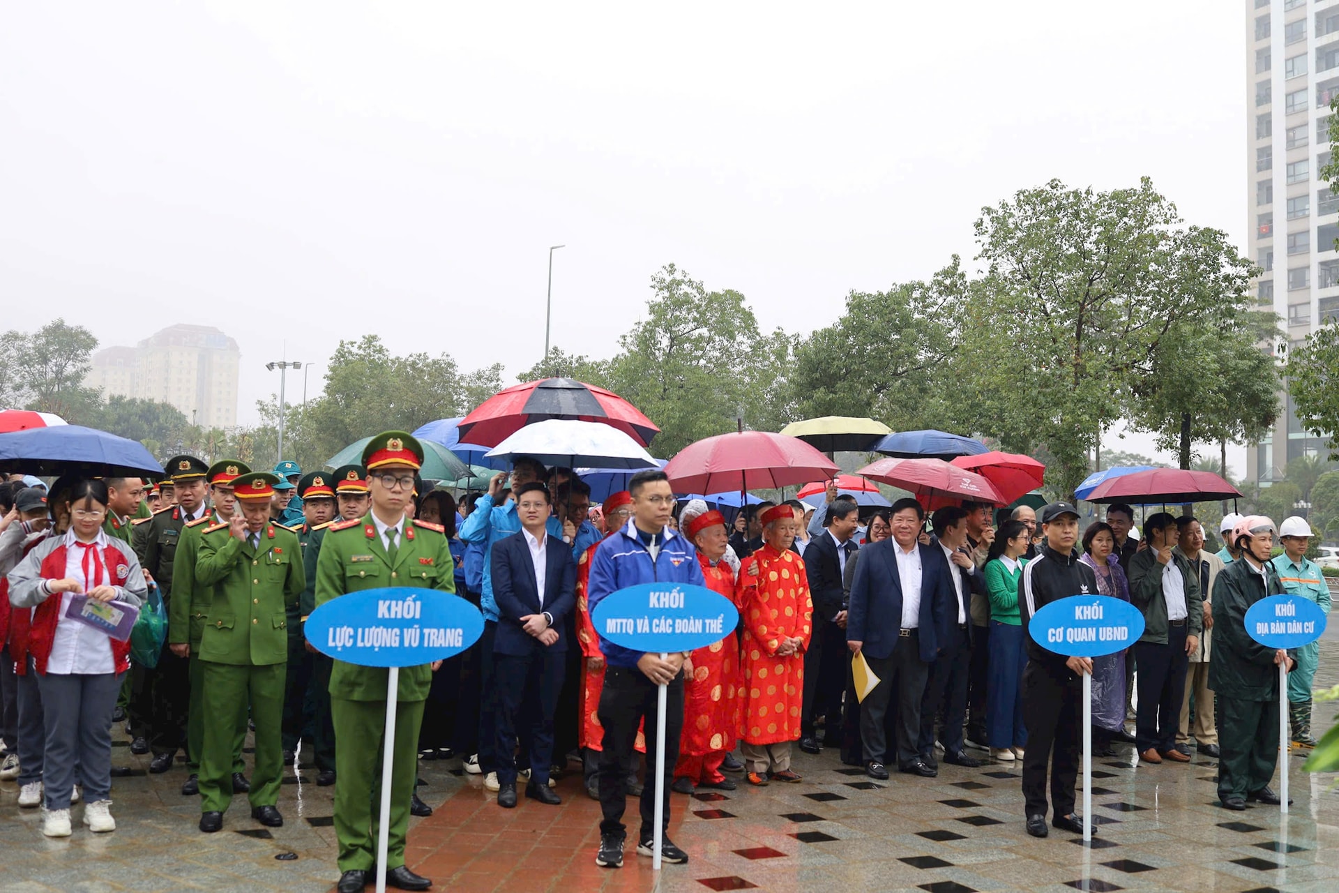 Phường Tây Hồ phát động "Tết trồng cây đời đời nhớ ơn Bác Hồ" Xuân Bính Ngọ 2026- Ảnh 1.