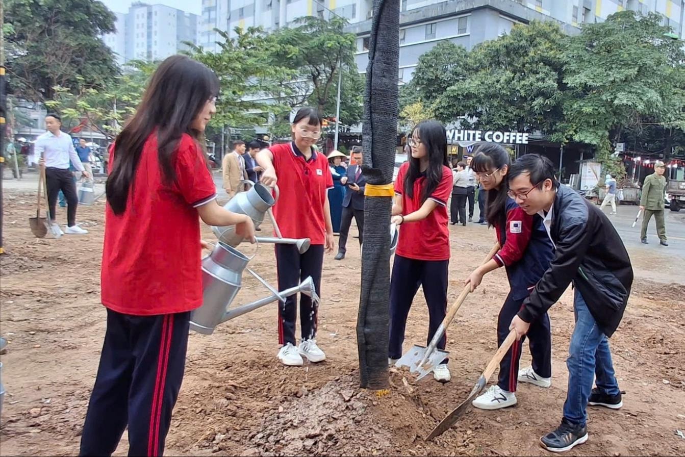 Phường Hoàng Liệt: Trồng cây xanh tạo môi trường sống bền vững cho cộng đồng- Ảnh 3.