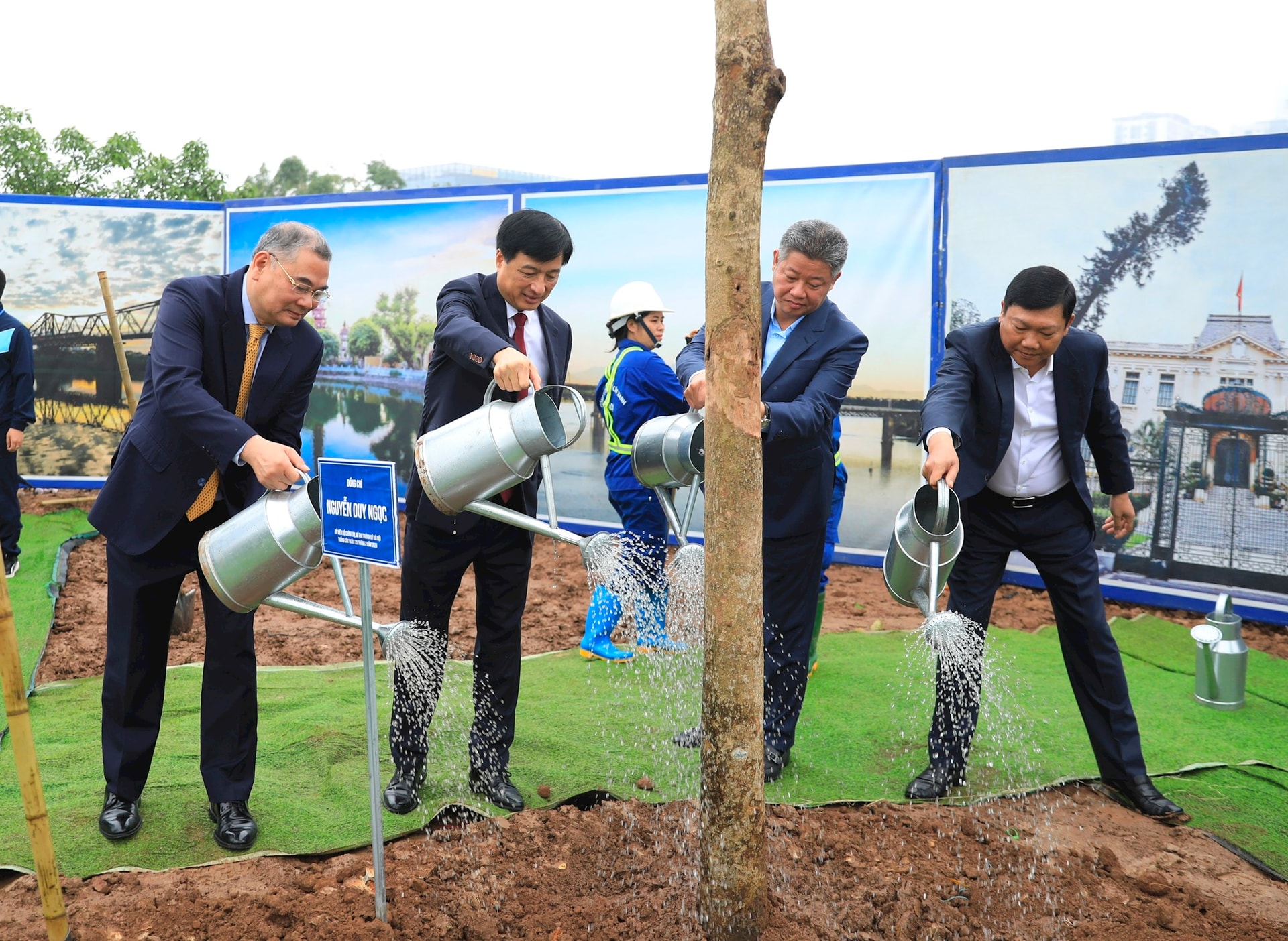 Tổng Bí thư Tô Lâm: Trồng cây hôm nay là gieo mầm hạnh phúc cho tương lai- Ảnh 6.