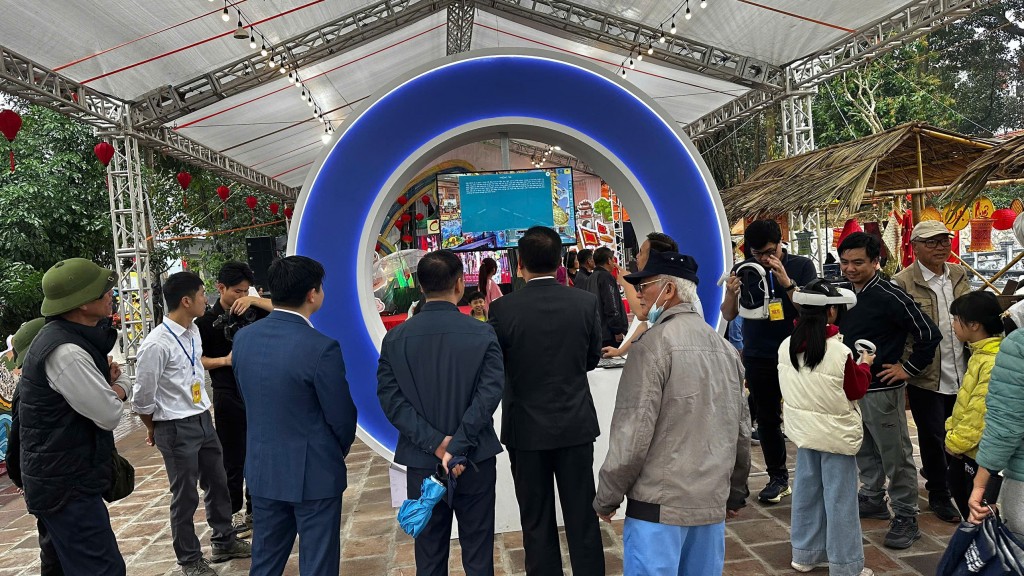 “Lễ hội số” Cổ Loa - điểm mới hiện thực hóa Nghị quyết 57-NQ/TW- Ảnh 2.