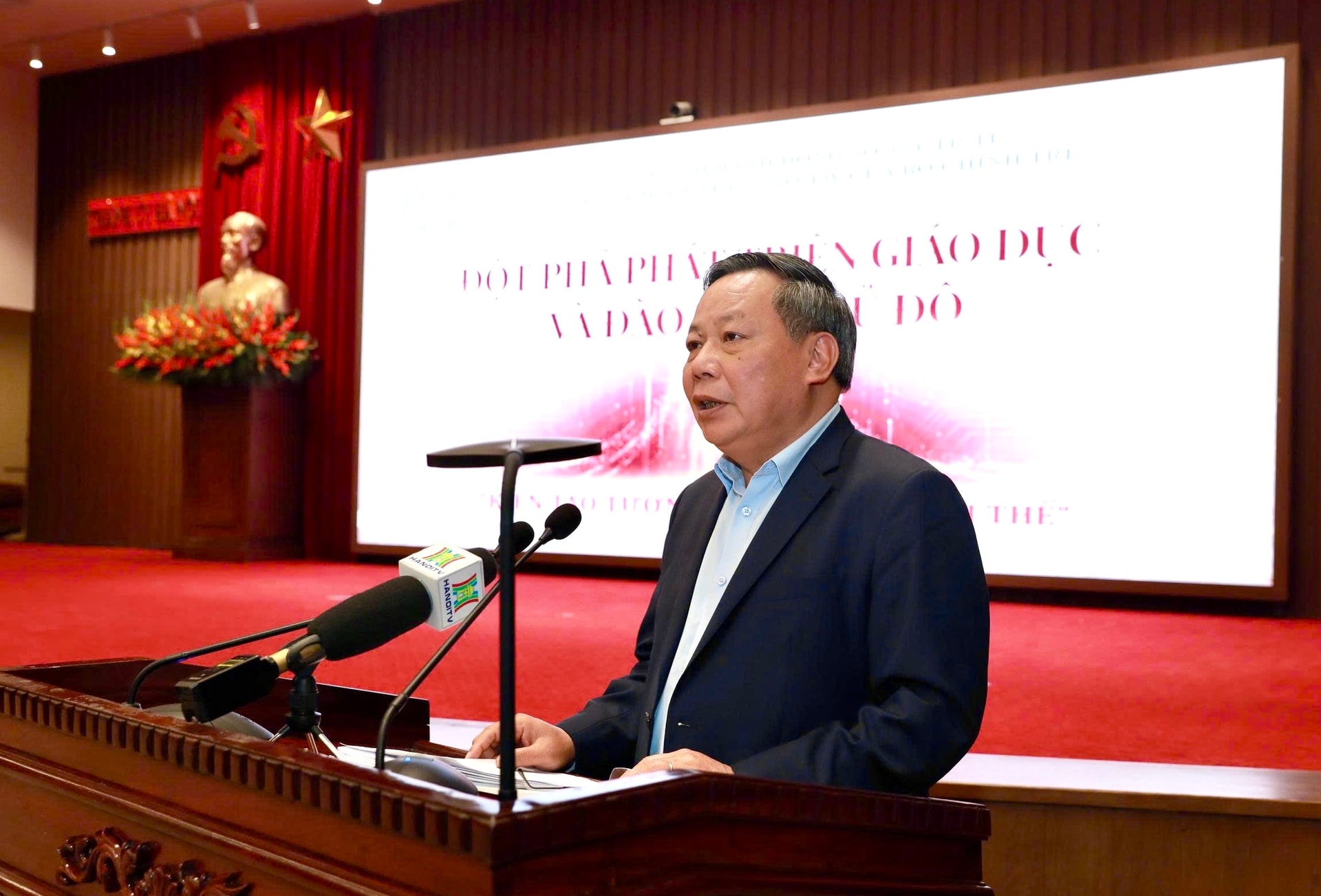 Khẳng định vai trò tiên phong, gương mẫu của Hà Nội trong cụ thể hóa, đưa ngay các chủ trương của Trung ương vào thực tiễn- Ảnh 2.