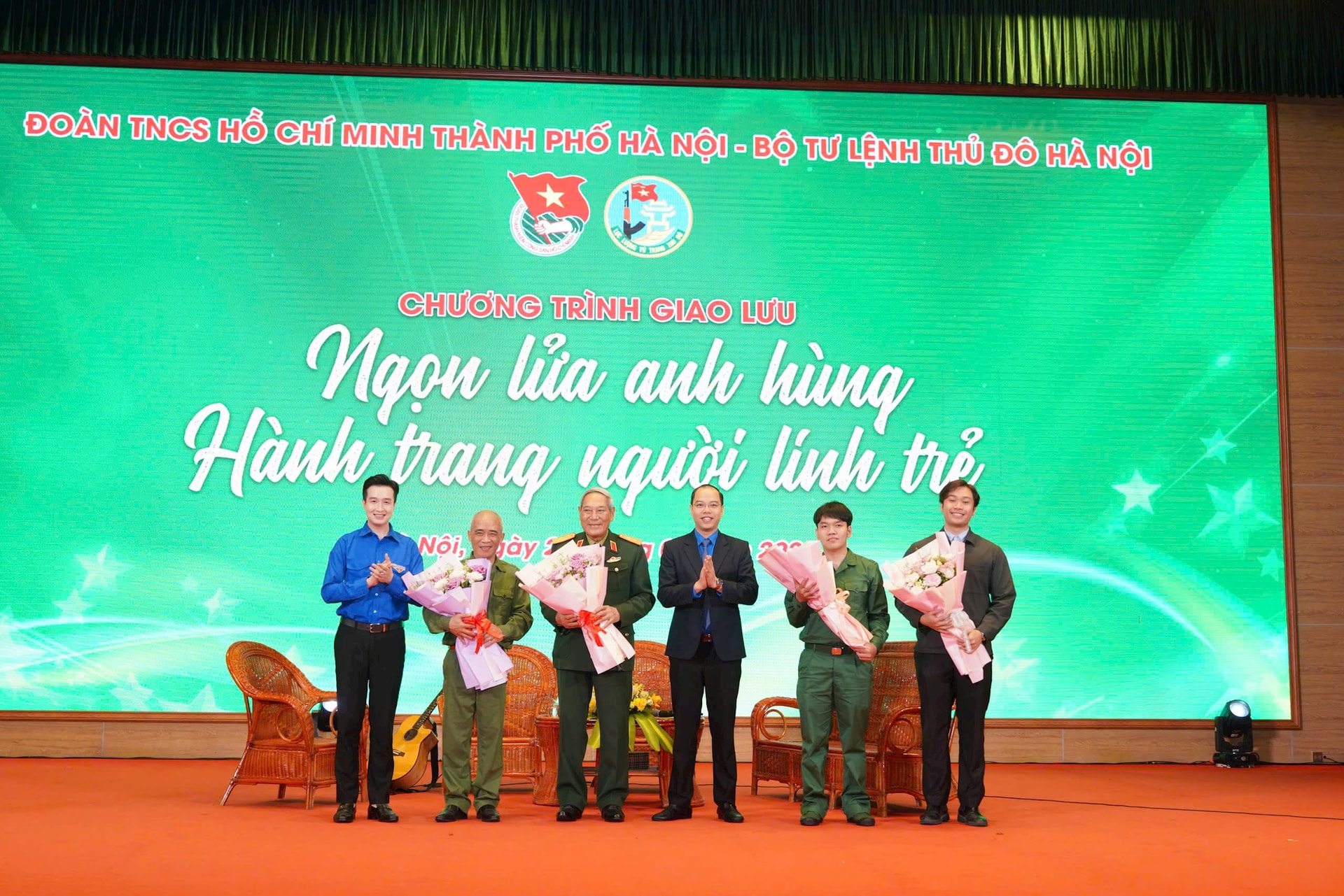 Gặp mặt thanh niên tình nguyện lên đường nhập ngũ và quân nhân xuất ngũ tiêu biểu- Ảnh 4.