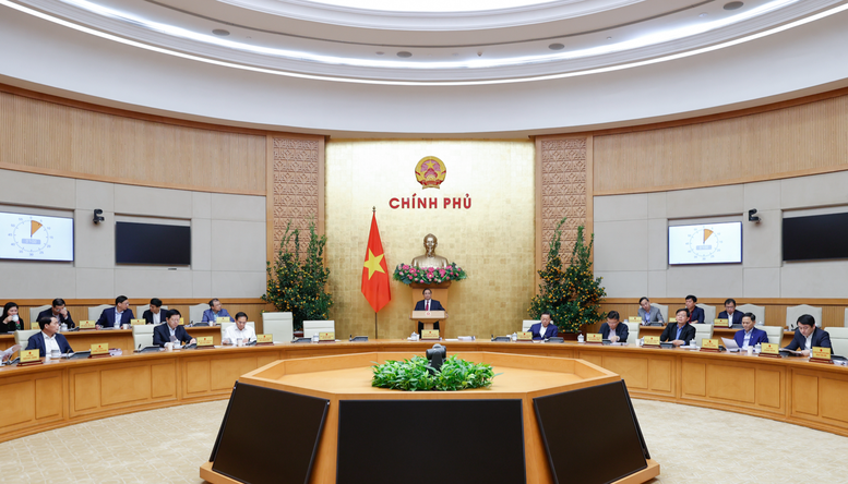 Thủ tướng Phạm Minh Chính: Xây dựng luật phải phân cấp, phân quyền tối đa, cắt giảm mọi thủ tục rườm rà- Ảnh 3.