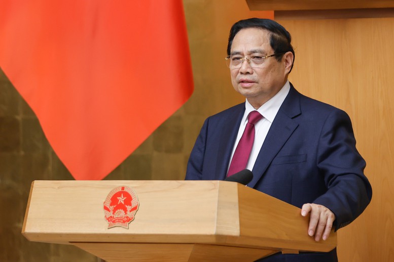 Thủ tướng Phạm Minh Chính: Xây dựng luật phải phân cấp, phân quyền tối đa, cắt giảm mọi thủ tục rườm rà- Ảnh 1.